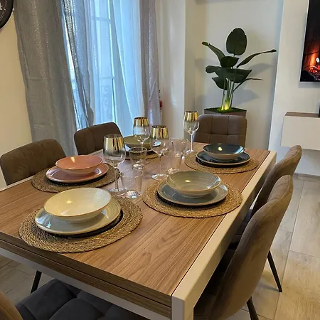 Casa Loren Новара
