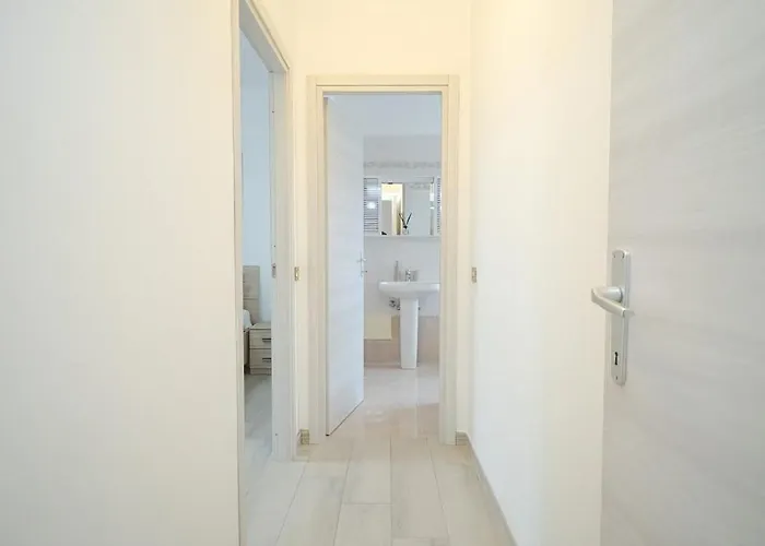 Casa Loren Novara